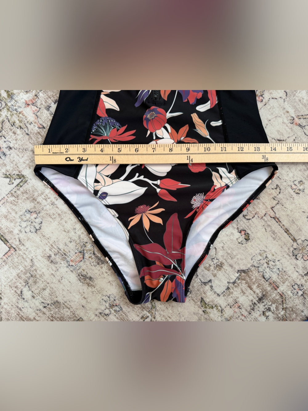 Axesea One-Piece Rash Guard Swimsuit - Picture 3 of 10